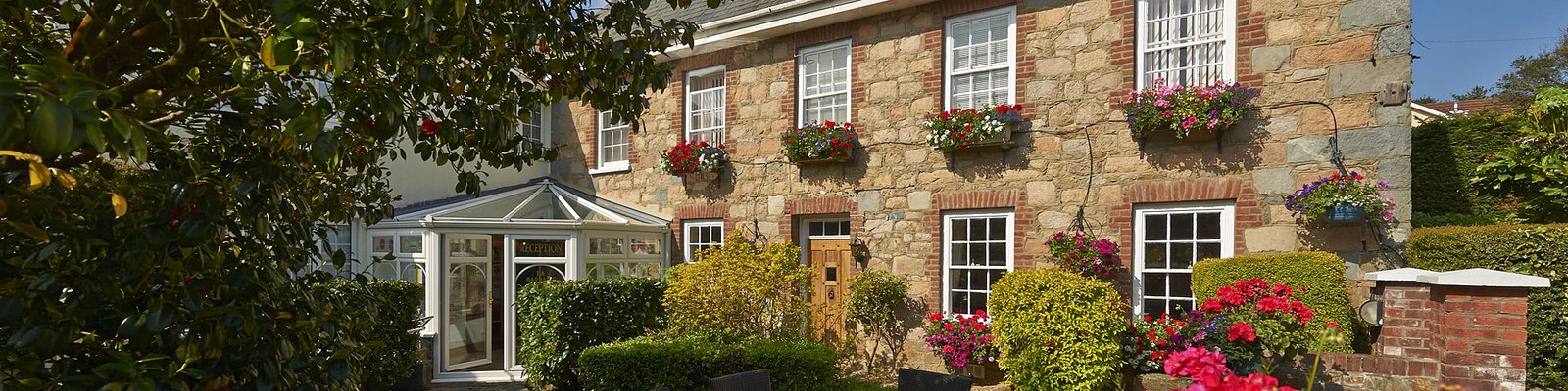 Guernsey hotel galleries.